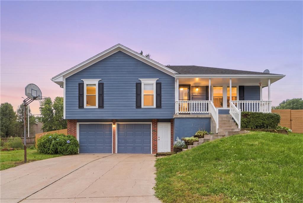 104 NE Bristol Circle, Lee's Summit MO