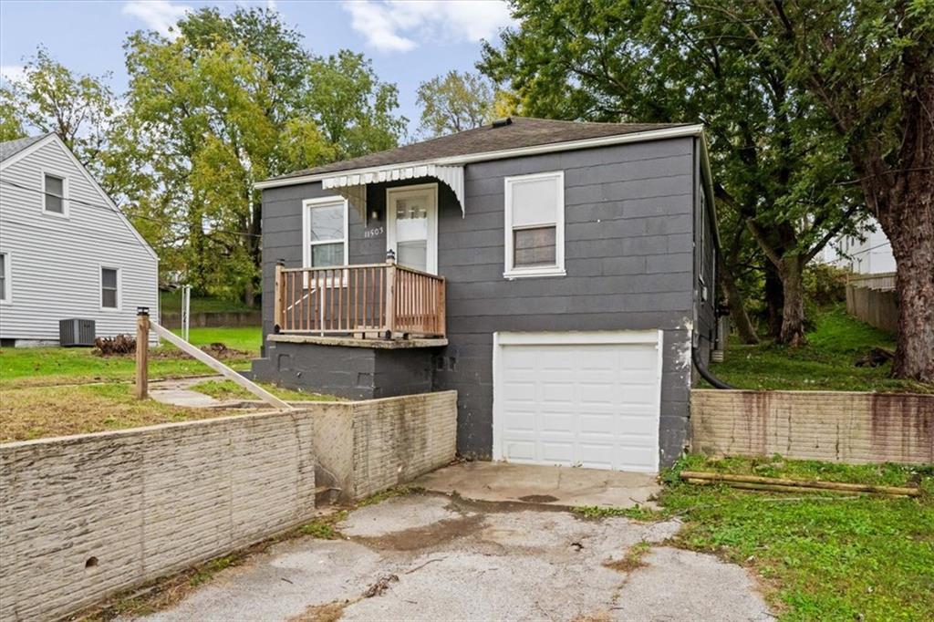 11503 HACKETT Street, Sugar Creek MO