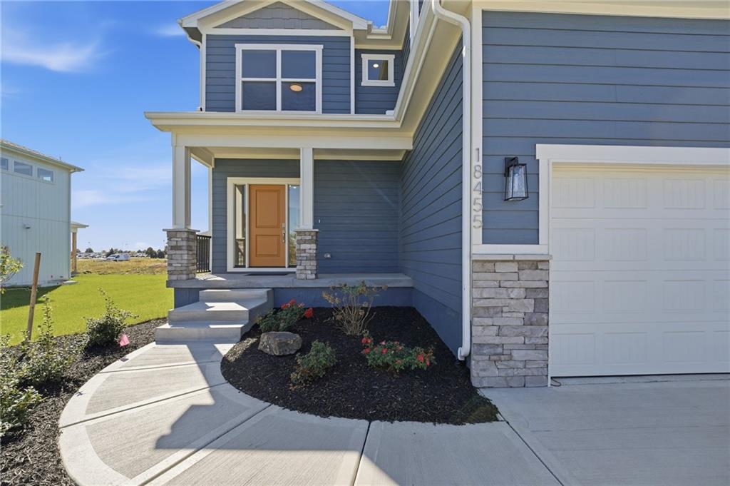 18455 W 195th Street, Spring Hill KS