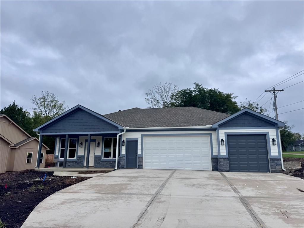 8675 Eagle Creek Drive, De Soto KS