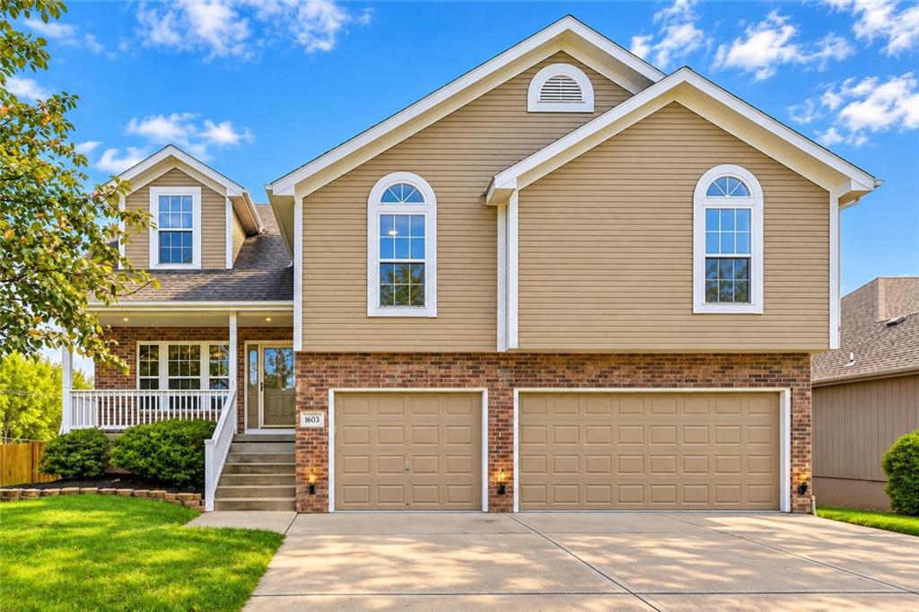 1603 NE 180th Terrace, Smithville MO