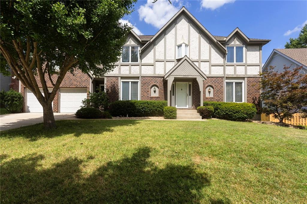 10525 Bluejacket Street, Overland Park KS