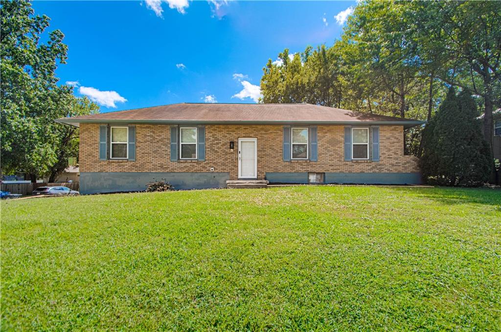 300 Parkwood Drive, Blue Springs MO