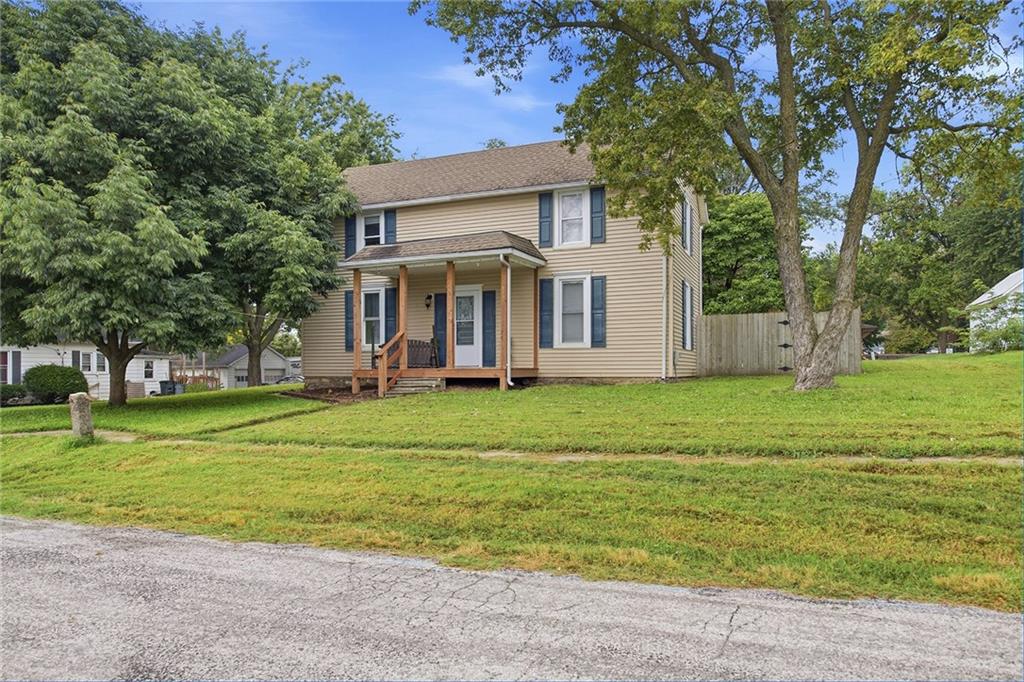 611 South Street, Wellington MO