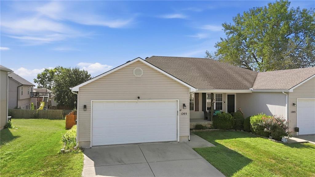 1203 NW Scenic Drive, Grain Valley MO