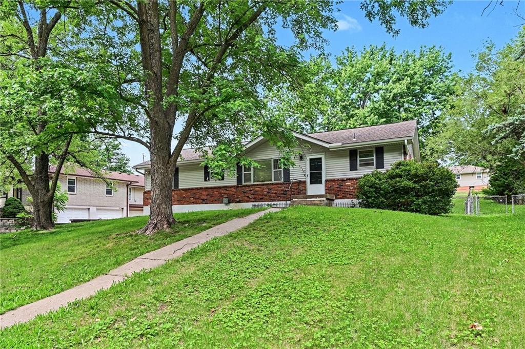 7420 N Main Street, Kansas City MO