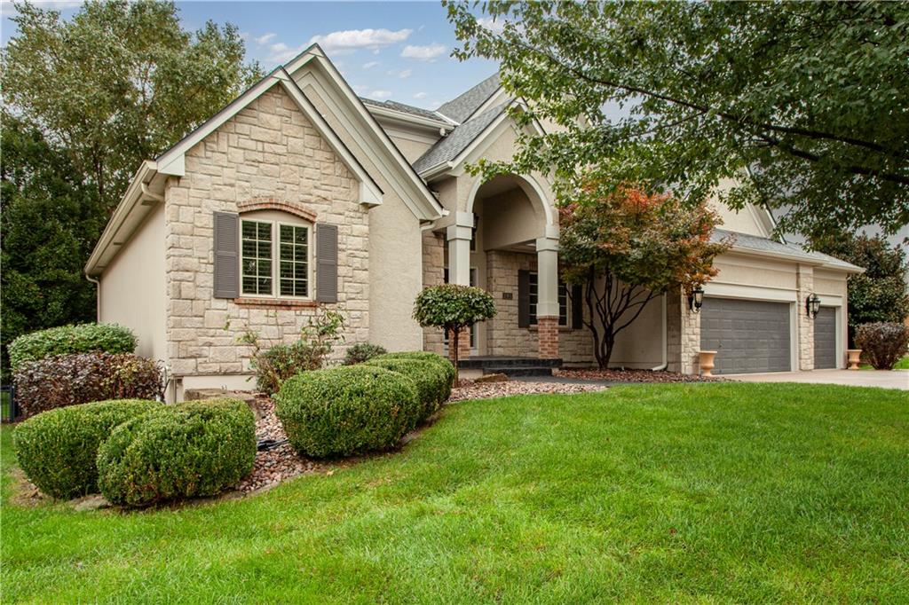 205 SW LEWIS Court, Lee's Summit MO
