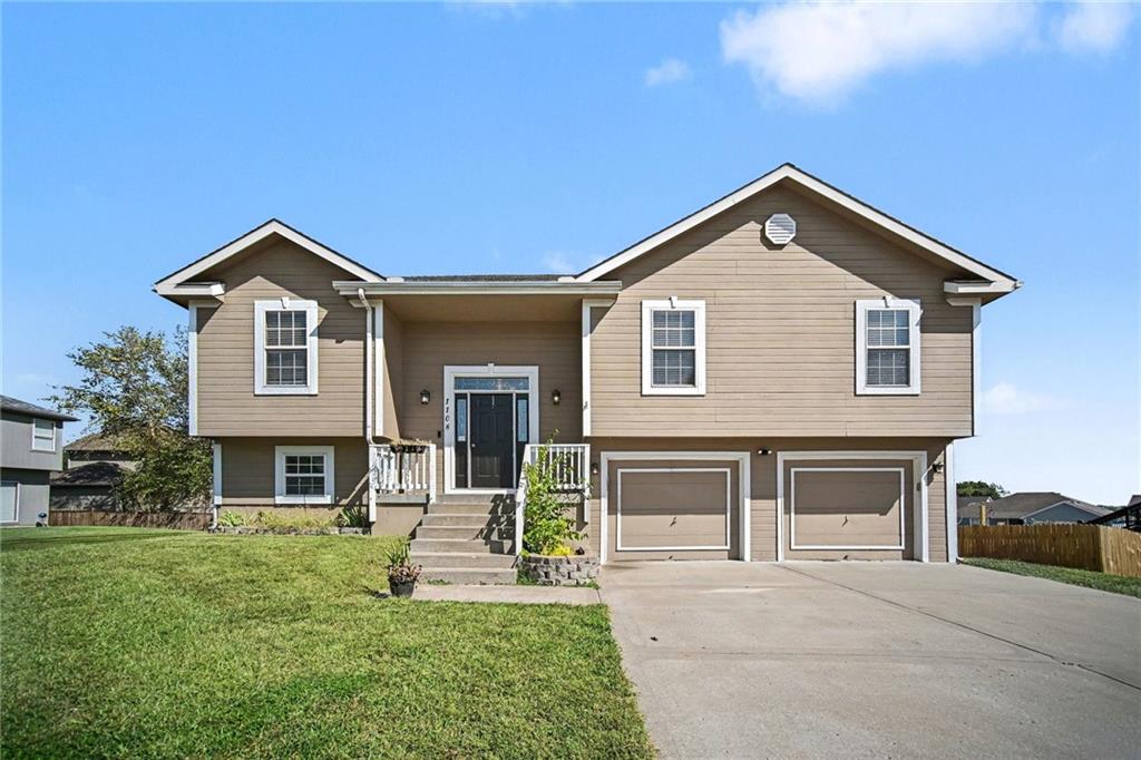 1108 E 18th Street, Kearney MO