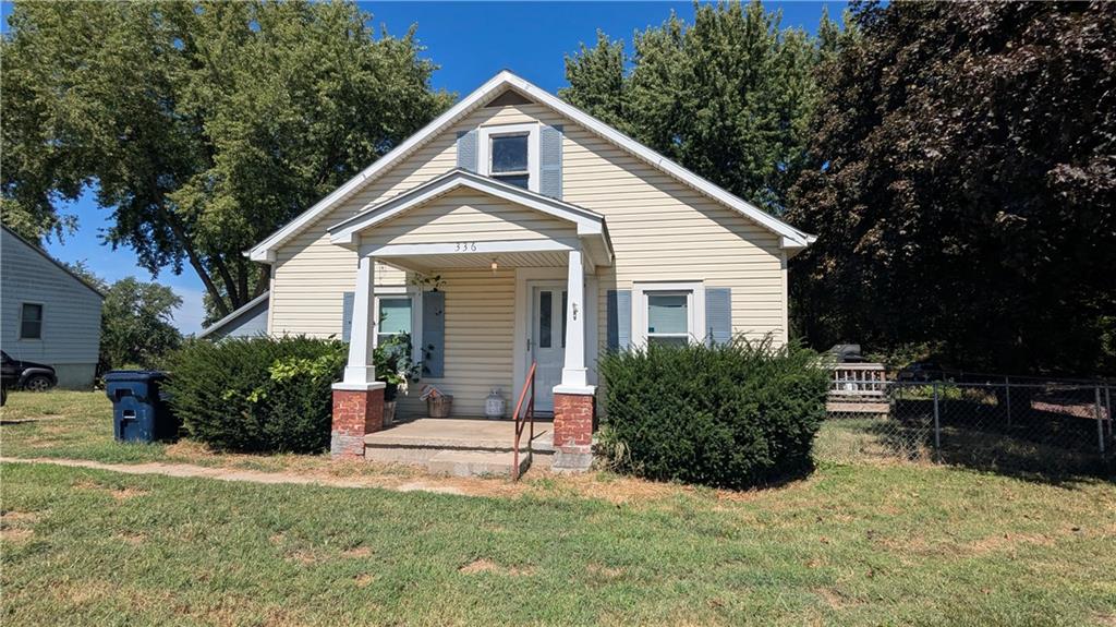 336 E Locust Street, Troy KS