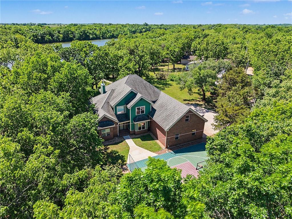 58 W Lake Road, Farlington KS