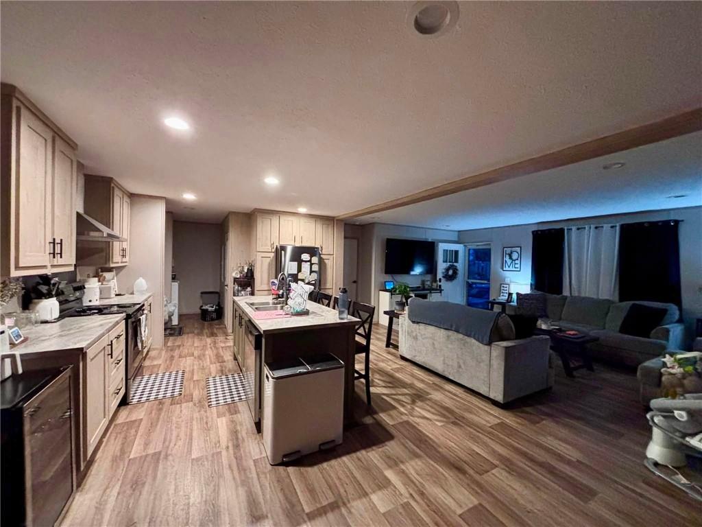 213 S Walnut Street, Centerview MO
