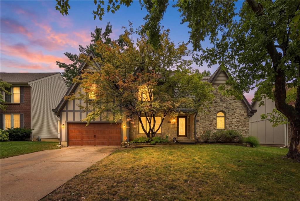 7716 Acuff Lane, Lenexa KS