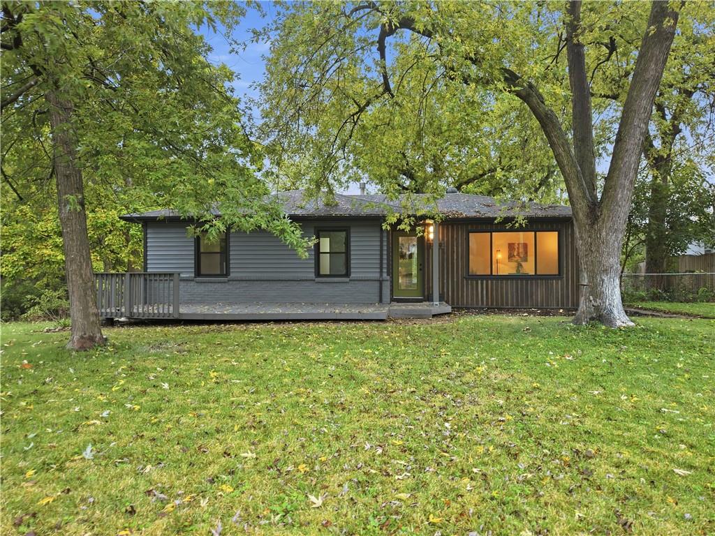 2919 NE Russell Road, Kansas City MO