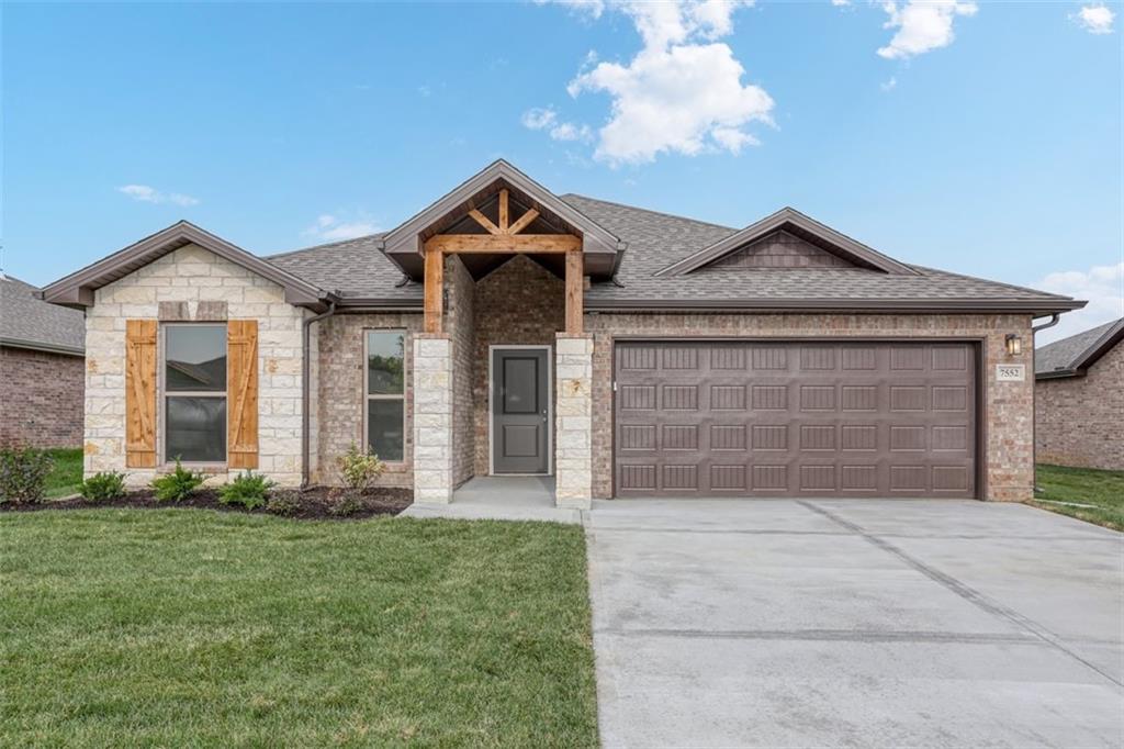 18450 W 195 Street, Spring Hill KS