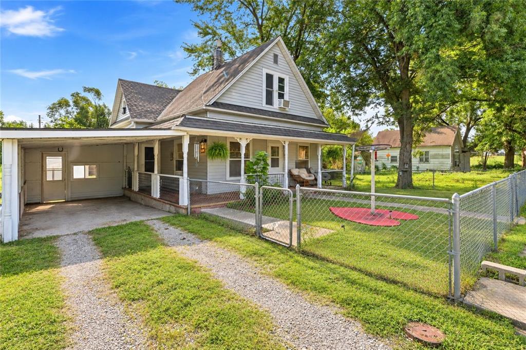1869 S Broadway Street, Amoret MO