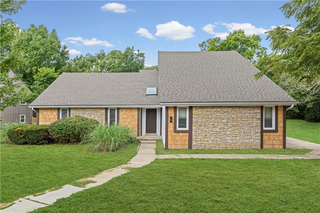 8300 Grant Avenue, Overland Park KS
