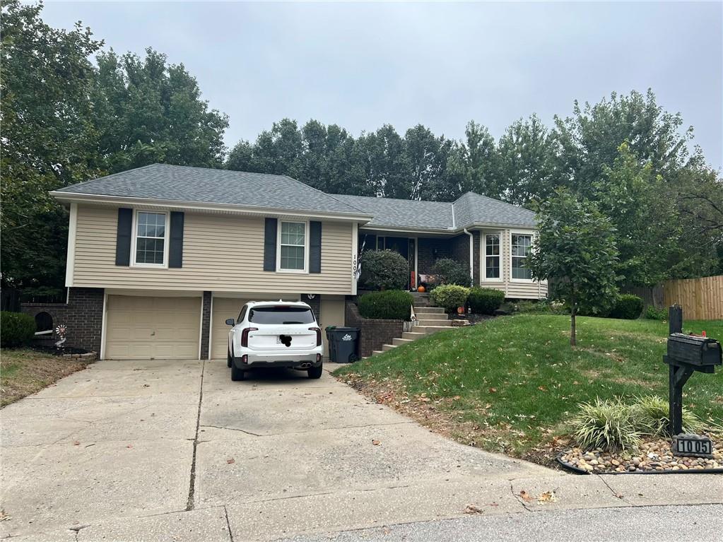 1005 SW HIAWATHA Drive, Blue Springs MO