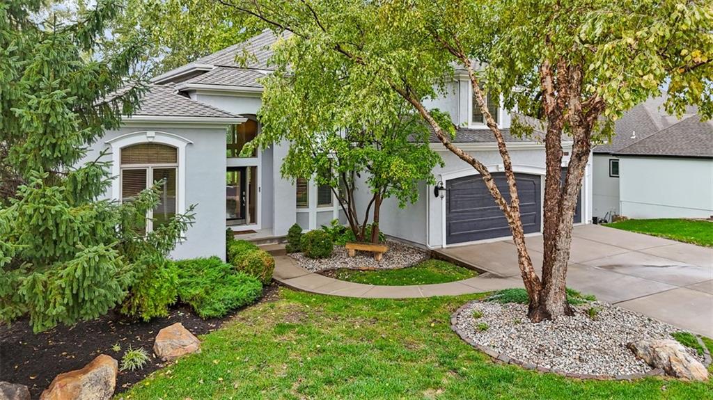 9920 Skyview Lane, Lenexa KS