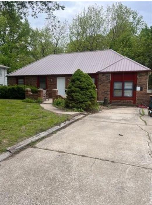 6907 NW 72nd Terrace, Kansas City MO