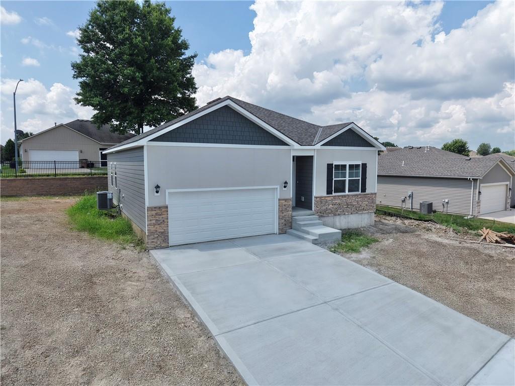 2211 Crestview Place