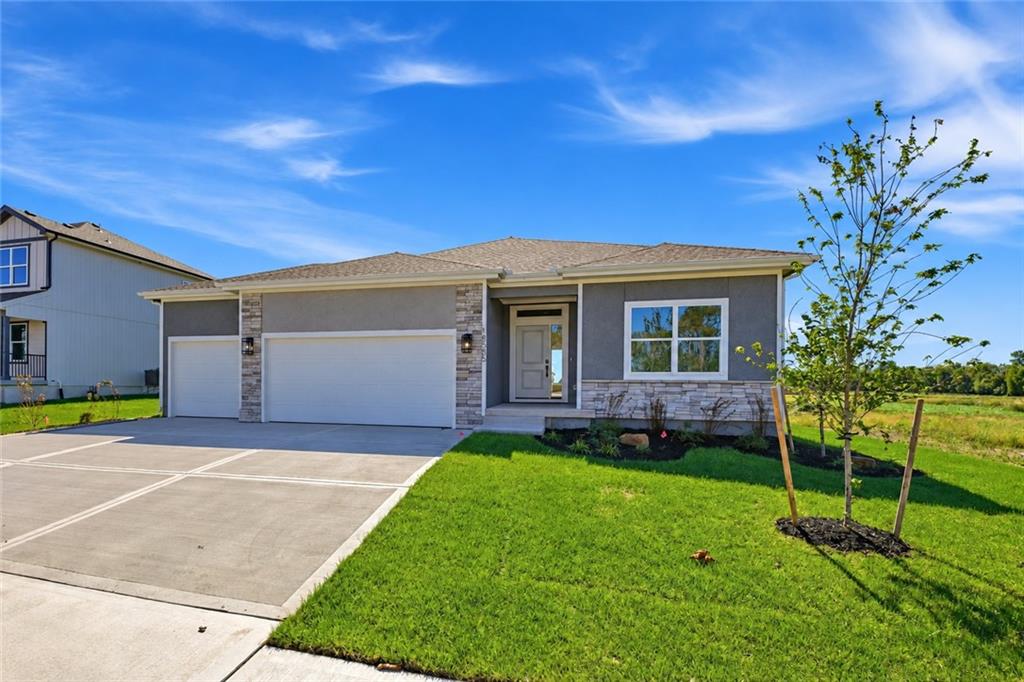 18585 W 195th Street, Spring Hill KS