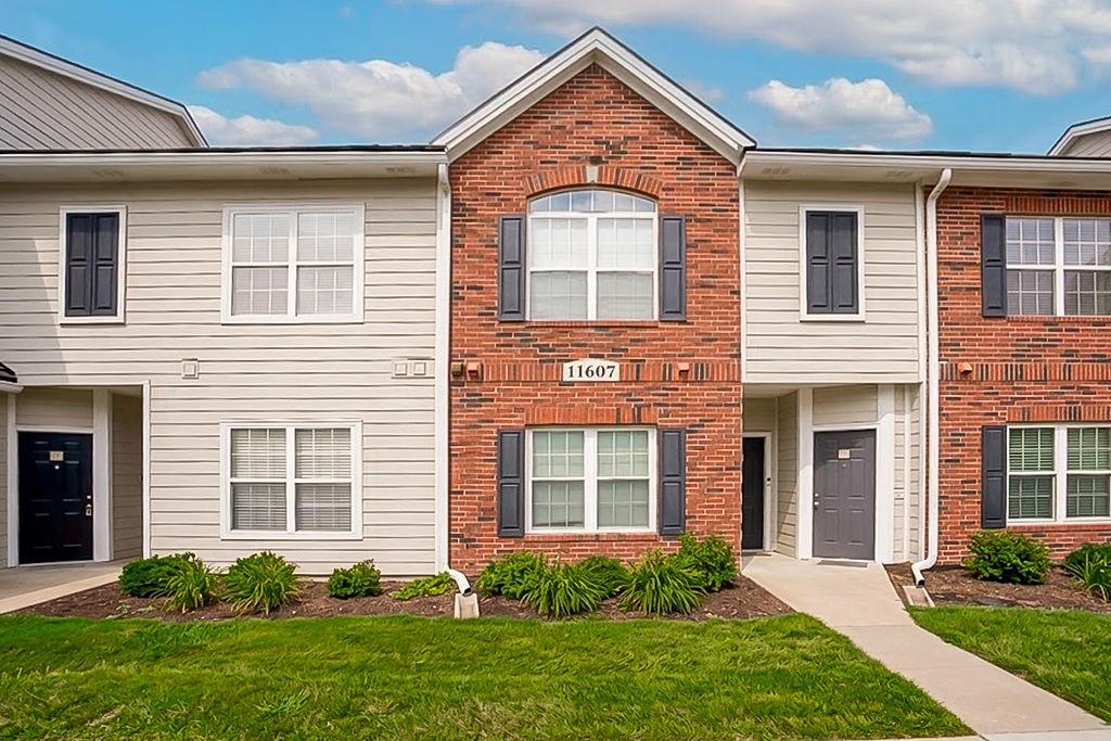 11607 Tomahawk Creek Parkway #E, Leawood KS