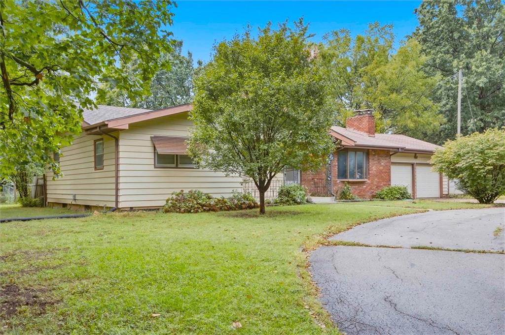 1411 Wagon Wheel Road, Lawrence KS