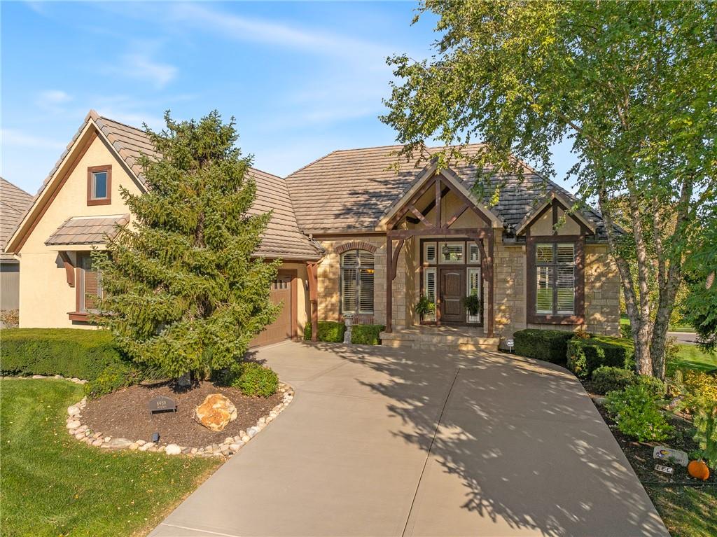 8959 Chestnut Street, Lenexa KS