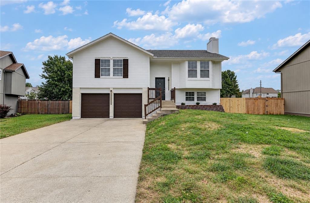 645 Canterbury Lane, Lee's Summit MO