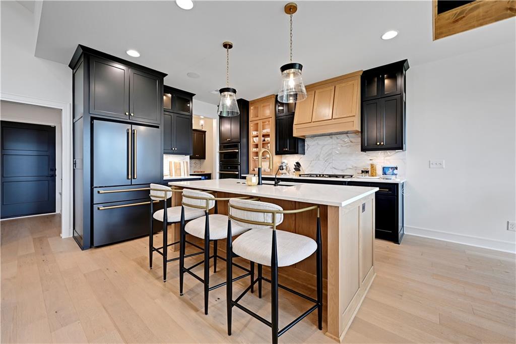 24991 W 98th Place, Lenexa KS