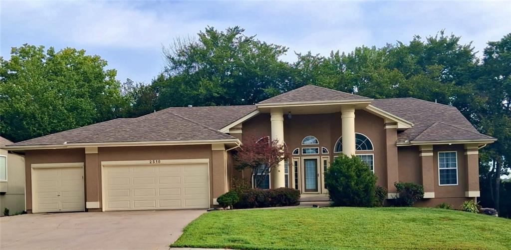 2518 SW Wintervalley Court, Lee's Summit MO