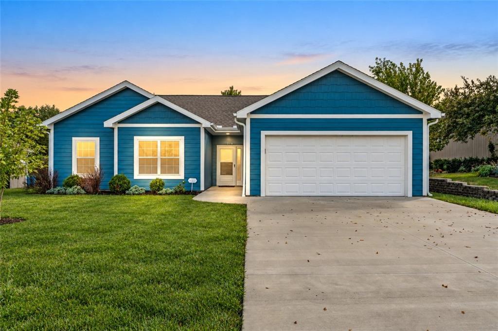 216 Meadowbrook Lane, Wellsville KS