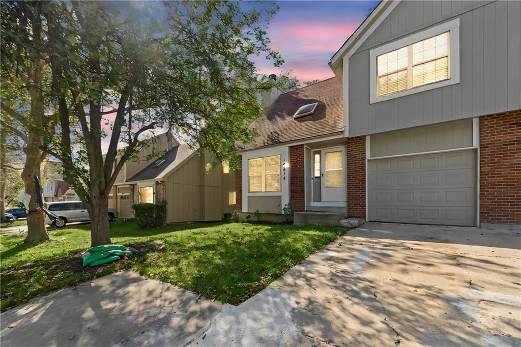 10814 Haskins Street, Lenexa KS