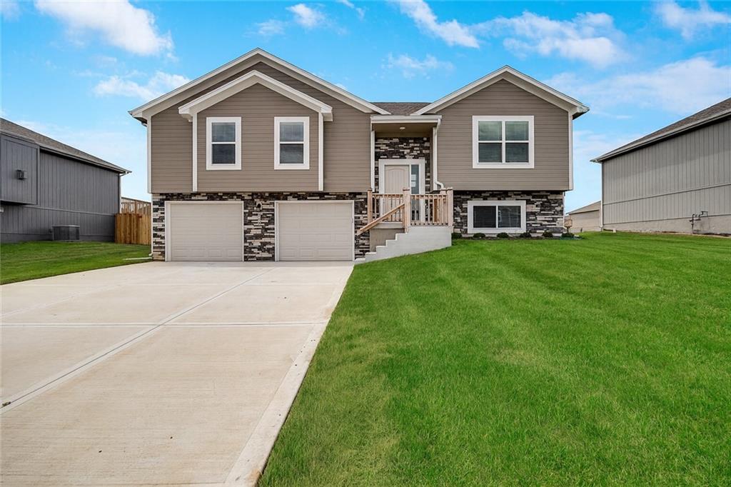 508 Foxglove Lane, Raymore MO