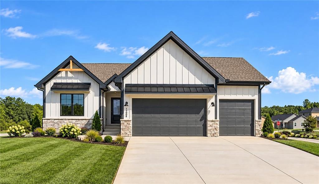 1300 Larkspur Place, Raymore MO