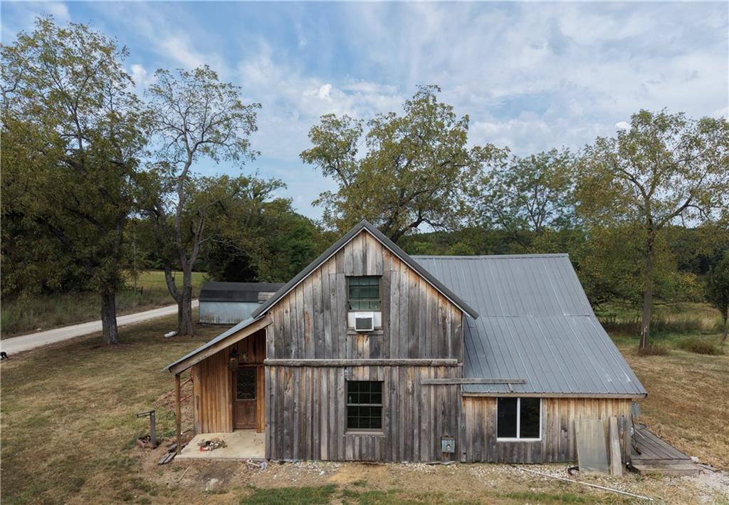 2251 E 360 Road, Bolivar MO