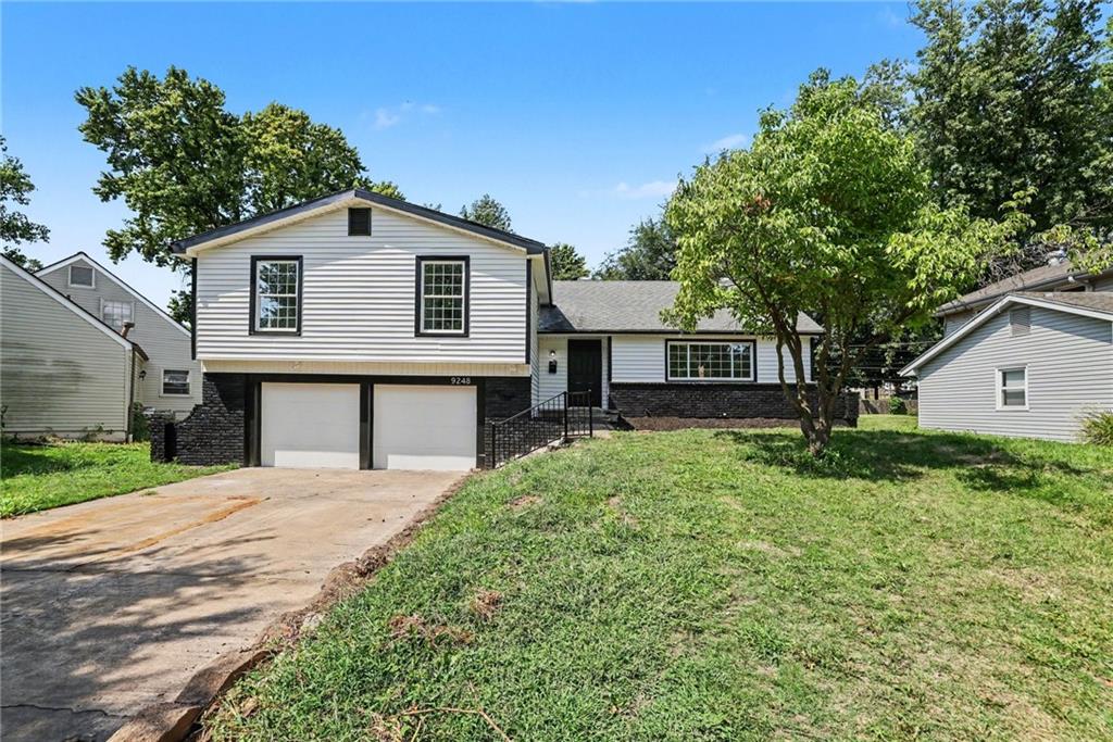 9248 Switzer Street, Overland Park KS