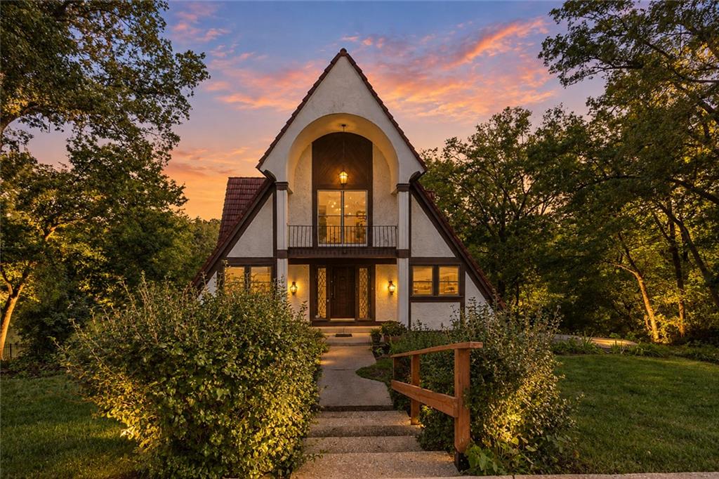 7616 NW Eastside Drive, Weatherby Lake MO
