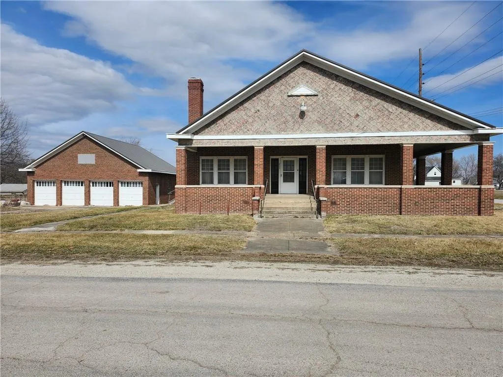 207 E 4th Street, Braymer MO