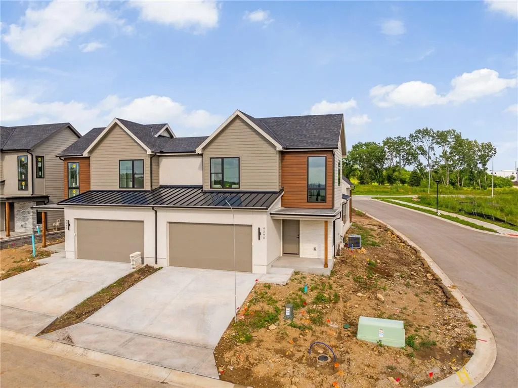 9595 Jupiter Street, Lenexa KS