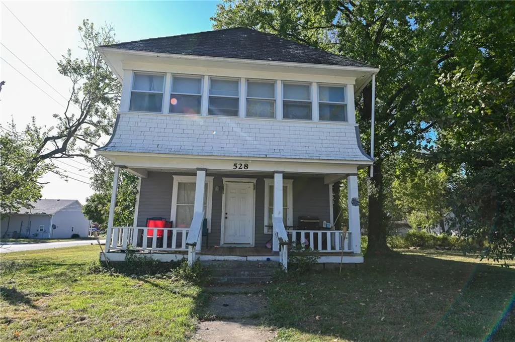 528 E Allison Street, Nevada MO
