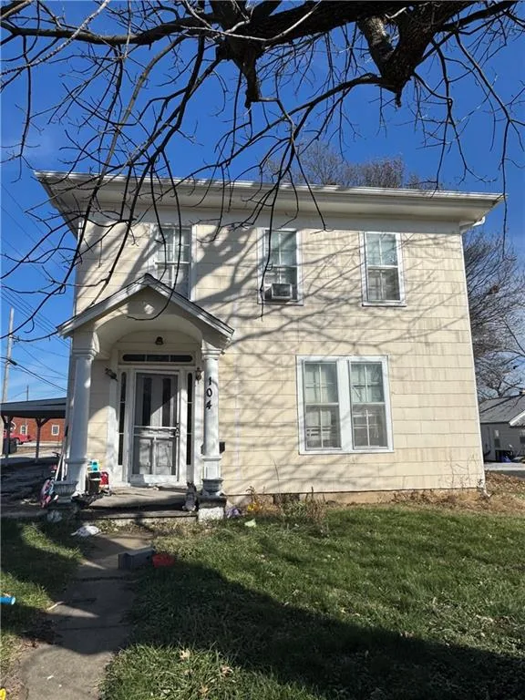 104 E Colt Street, Windsor, MO 65360 — photo 1 of 1