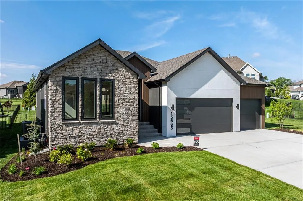 15665 W 165th Street, Olathe KS