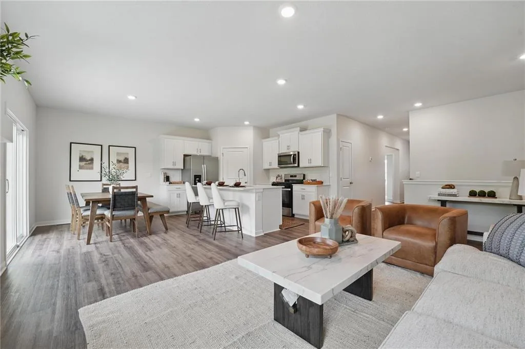 2205 Creek View Lane, Raymore MO