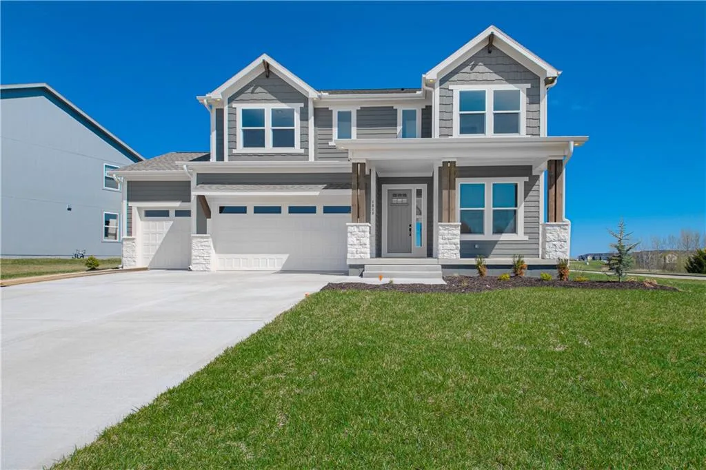 1813 SW Arbormist Drive