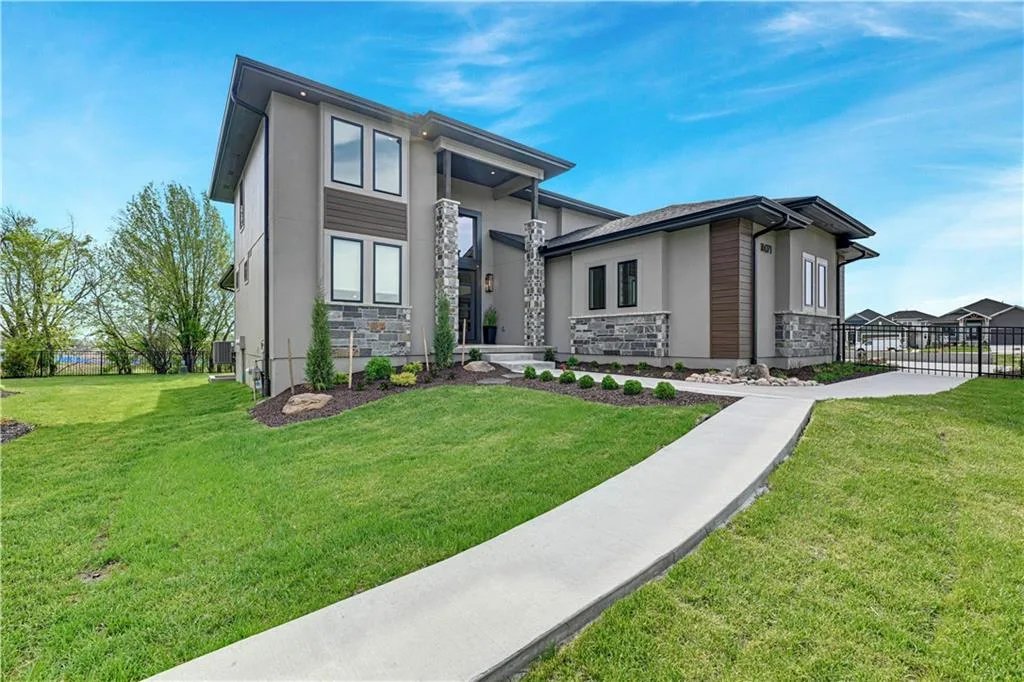 16071 S Twilight Lane, Olathe KS