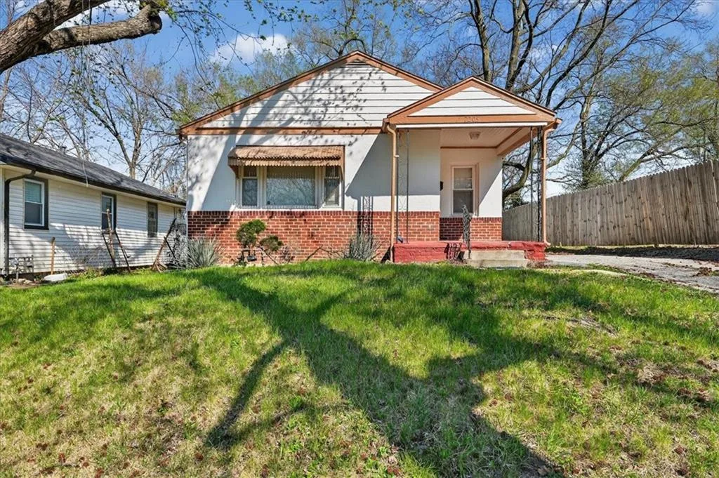 7205 Wabash Avenue, Kansas City, MO 64132 — photo 1 of 1