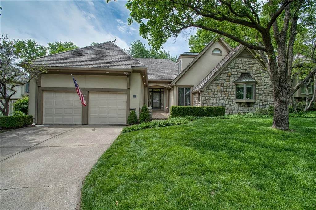 68 Le Mans Court, Prairie Village KS
