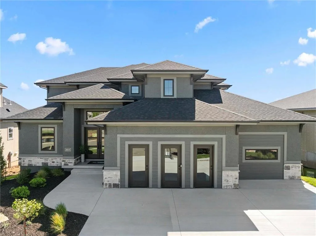 18605 Mohawk Lane