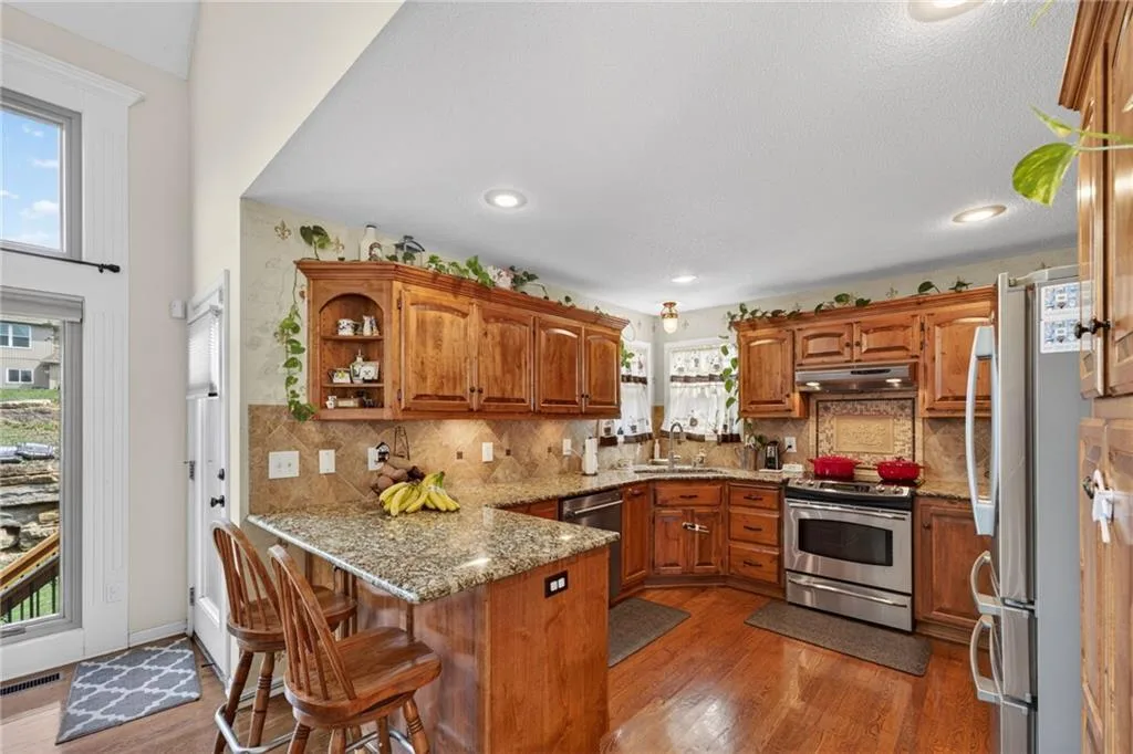 6719 NW Monticello Terrace, Parkville MO